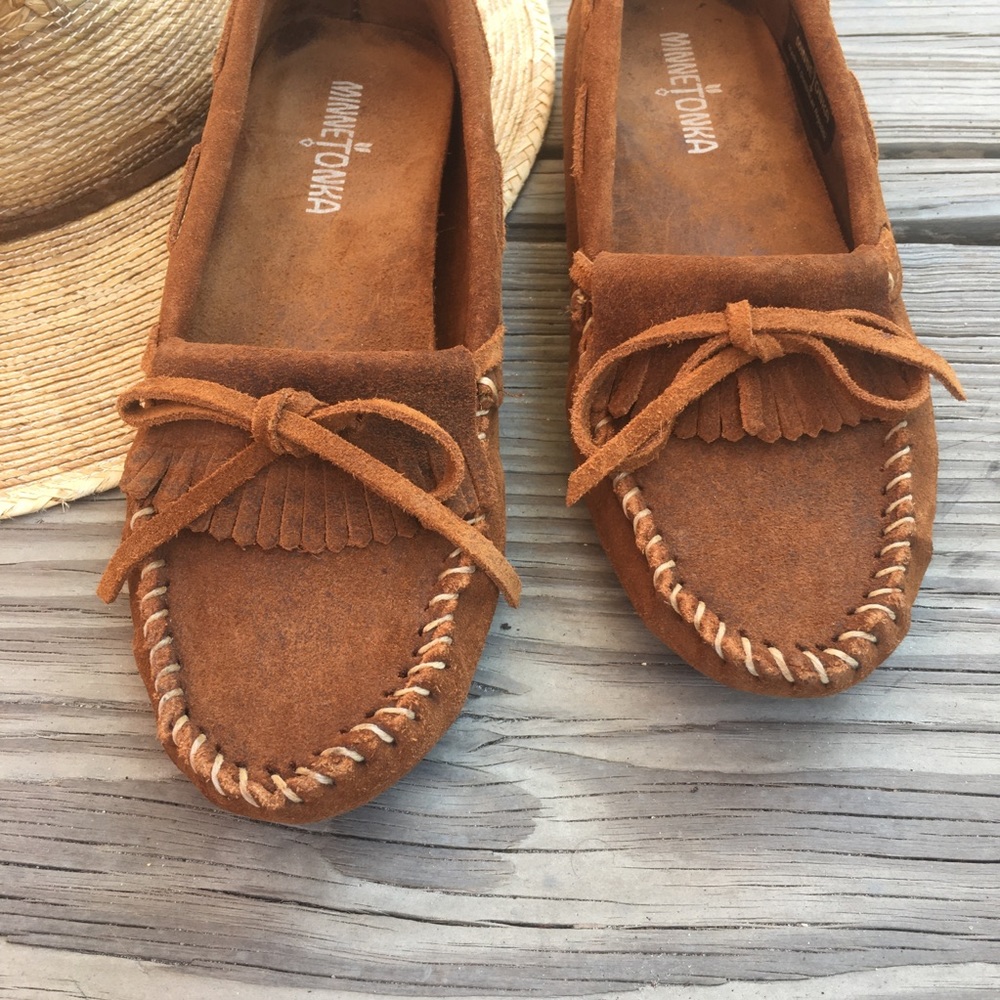Minnetonka Camel Colored Moccasins Womens Size 7 - Picture 2 of 10